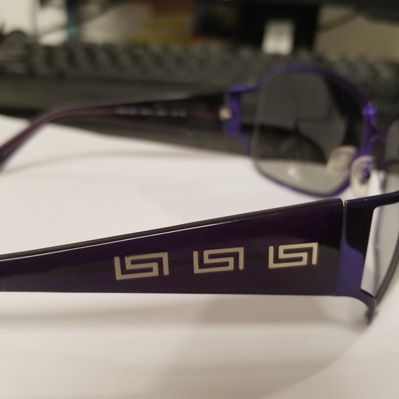 Versace sunglasses - Picture 3 of 6